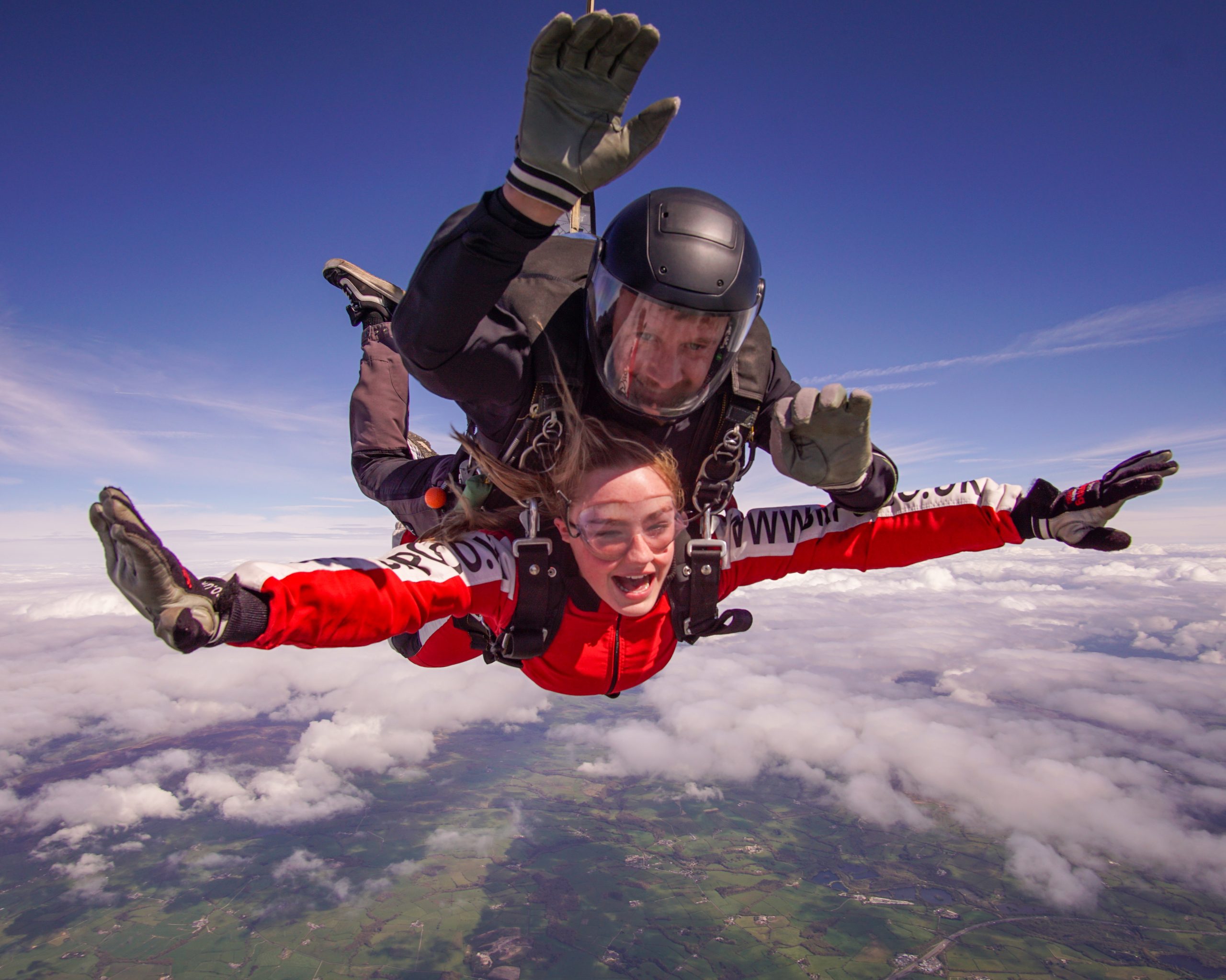 Tandem skydiving in Leeds with instructor and jumper in freefall